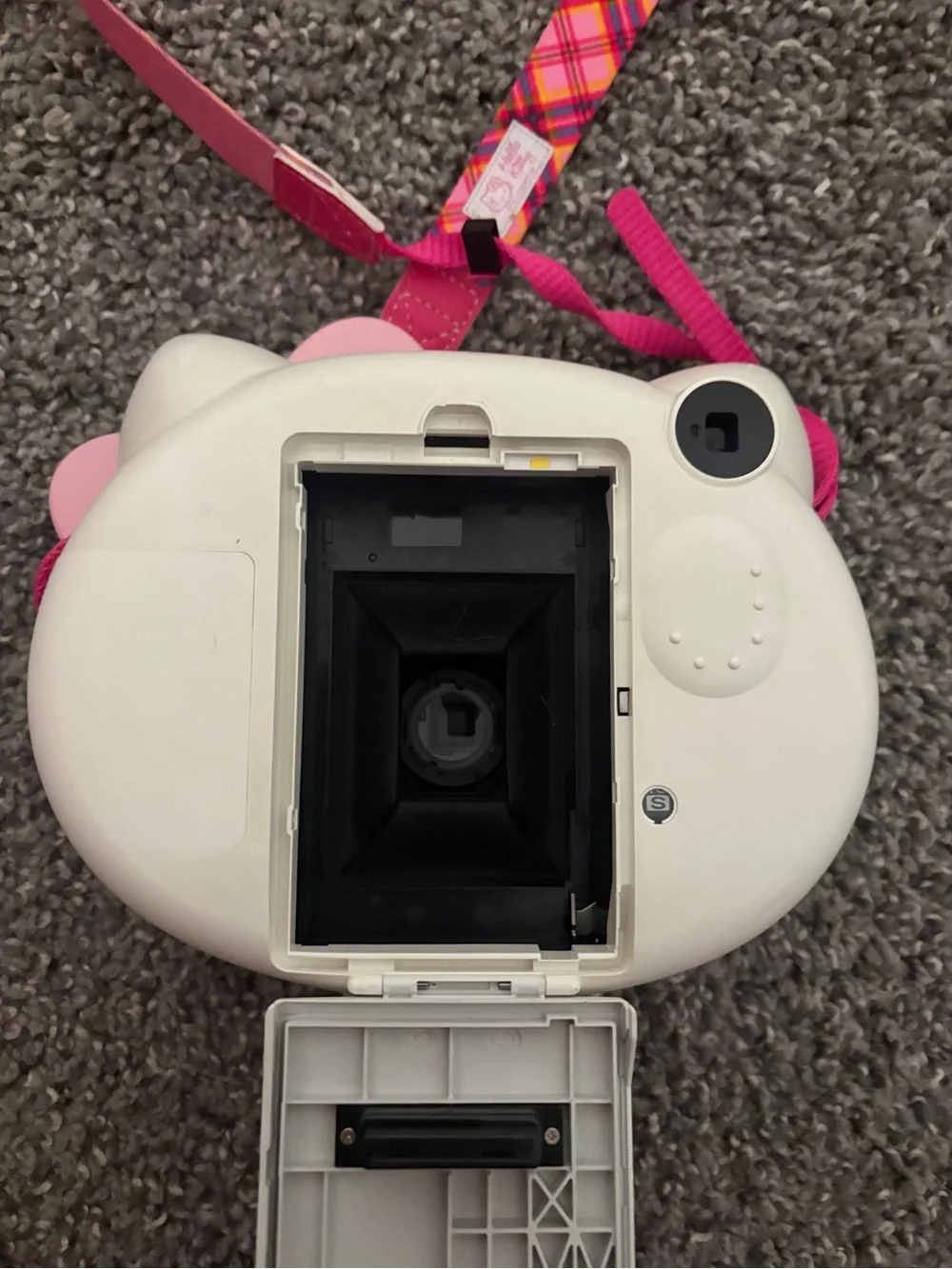 Fujifilm Instax Mini Hello Kitty Camera in Pink and White